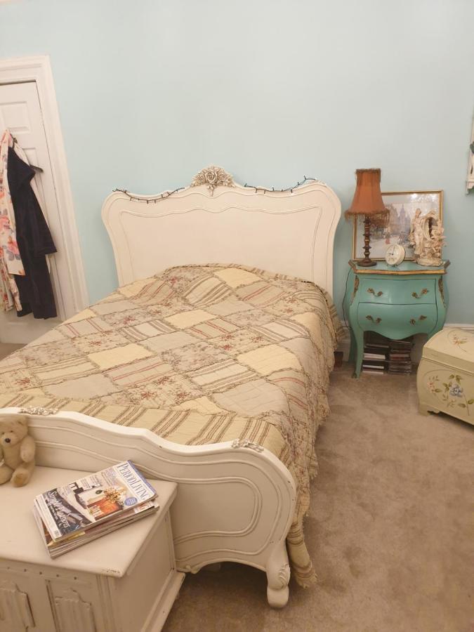 Judy'S B&B Private Home Cardiff Bagian luar foto