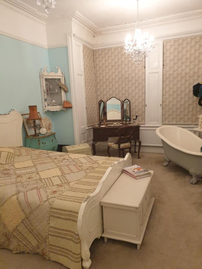 Judy'S B&B Private Home Cardiff Bagian luar foto