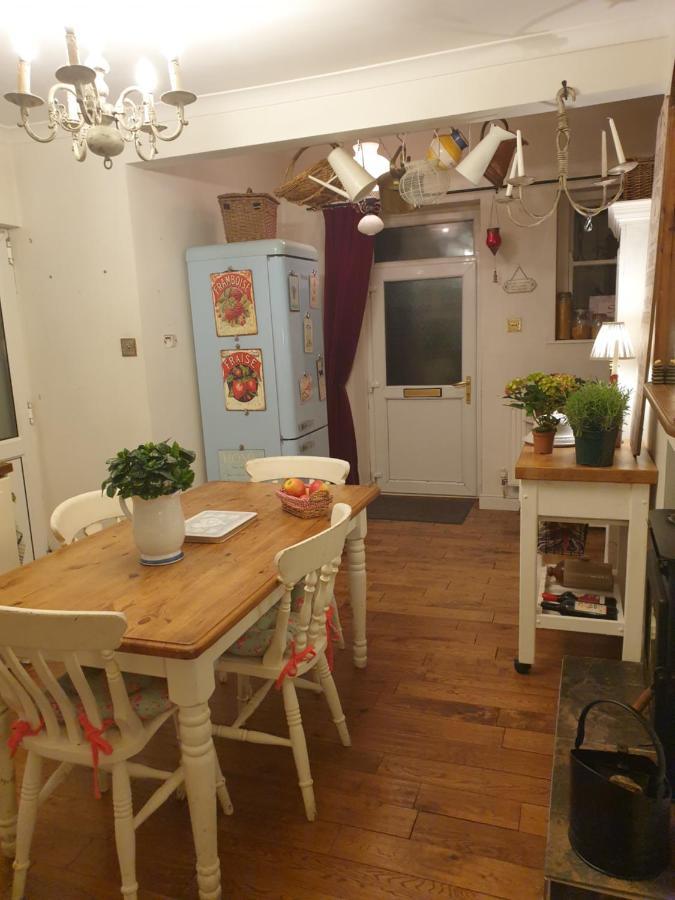 Judy'S B&B Private Home Cardiff Bagian luar foto