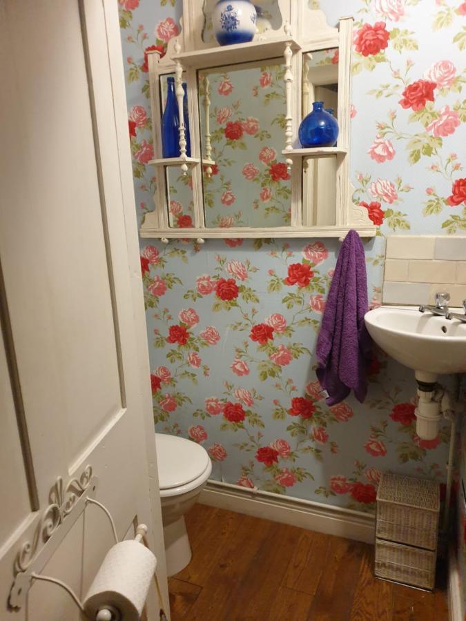 Judy'S B&B Private Home Cardiff Bagian luar foto