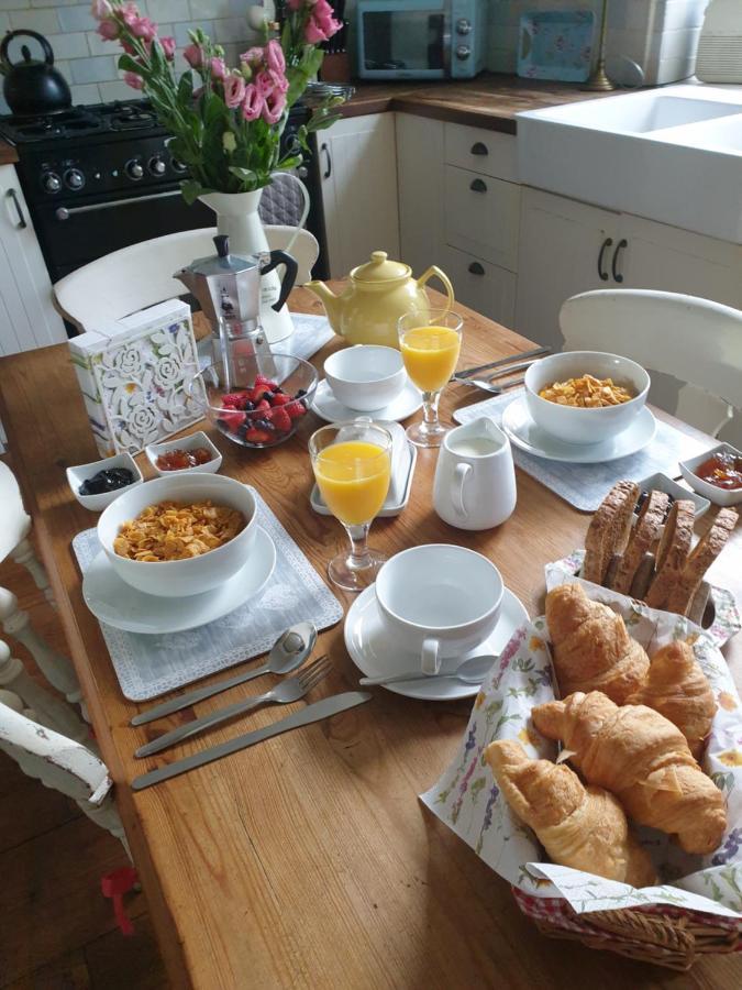 Judy'S B&B Private Home Cardiff Bagian luar foto